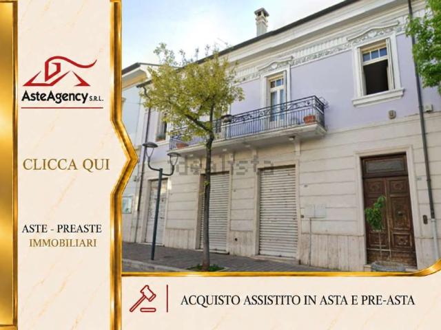 Villetta indipendente in vendita di 356 m² in Via Garibaldi, 101