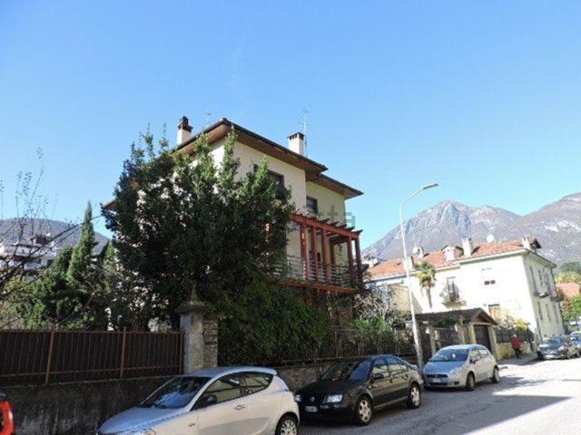 Villetta indipendente in vendita di 357 m² in Via Alessandro Volta, 8