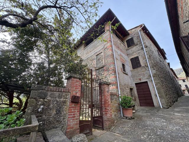 Villetta indipendente in vendita di 357 m² in Frazione Gello Biscardo