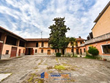 Villetta indipendente in vendita di 357 m² in Strada Mongina, 4