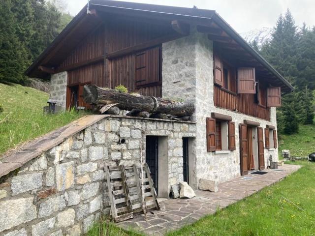 Villetta indipendente in vendita di 359 m² in Via Molini