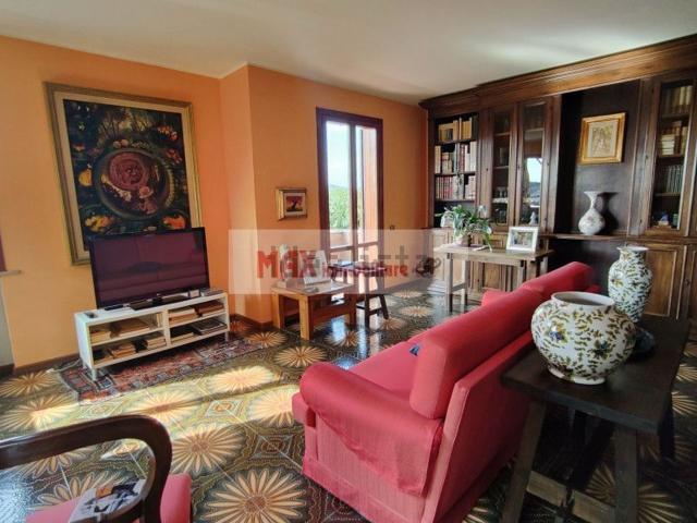 Villetta indipendente in vendita di 360 m²