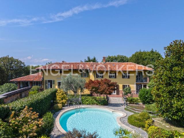 Villetta indipendente in vendita di 360 m² in Via Cimenasco