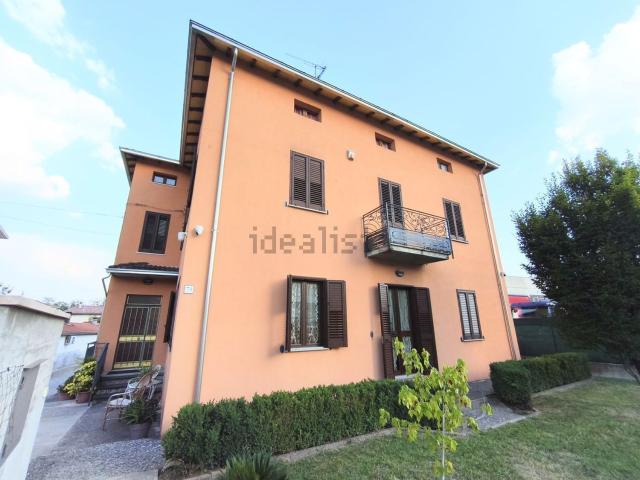 Villetta indipendente in vendita di 360 m² in Via Cisa, 73