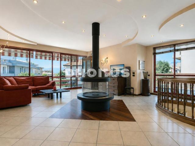 Villetta indipendente in vendita di 360 m² in Via Abadia, 36