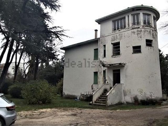 Villetta indipendente in vendita di 360 m² in Via Adolfo Consolini, 7
