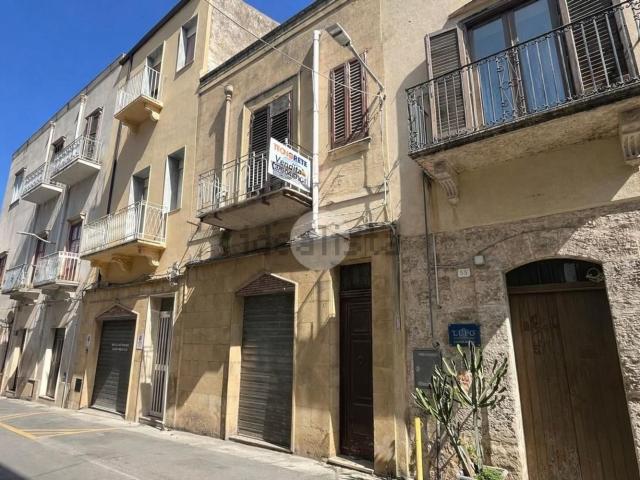 Villetta indipendente in vendita di 360 m² in Via Dante Alighieri, 57