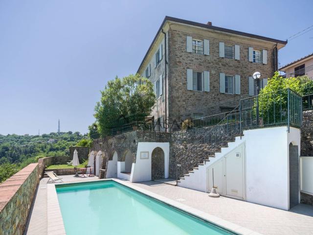 Villetta indipendente in vendita di 360 m² in Via dei Mille, 1