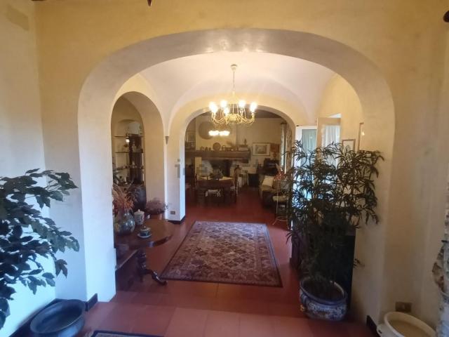 Villetta indipendente in vendita di 360 m² in Via di Sant&apos Alessio