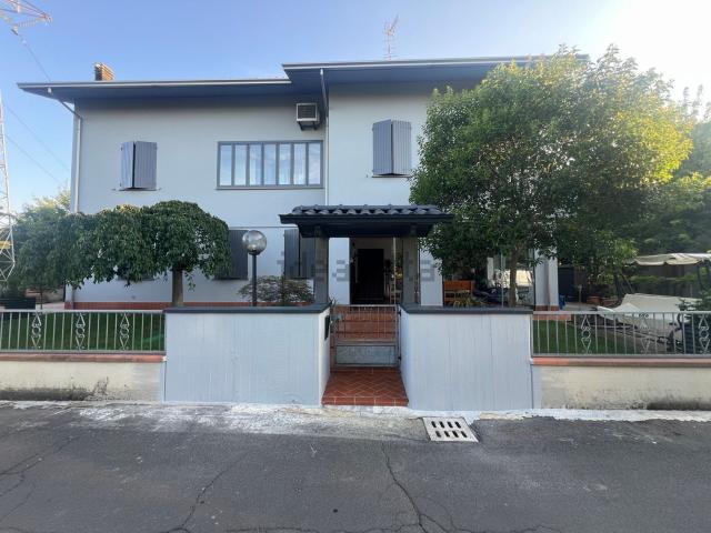 Villetta indipendente in vendita di 360 m² in Via F. Zanardi, 184