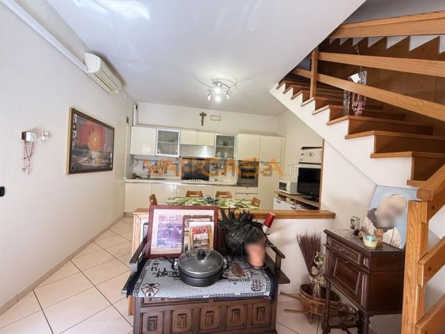 Villetta indipendente in vendita di 360 m² in Via Locatelli, 1