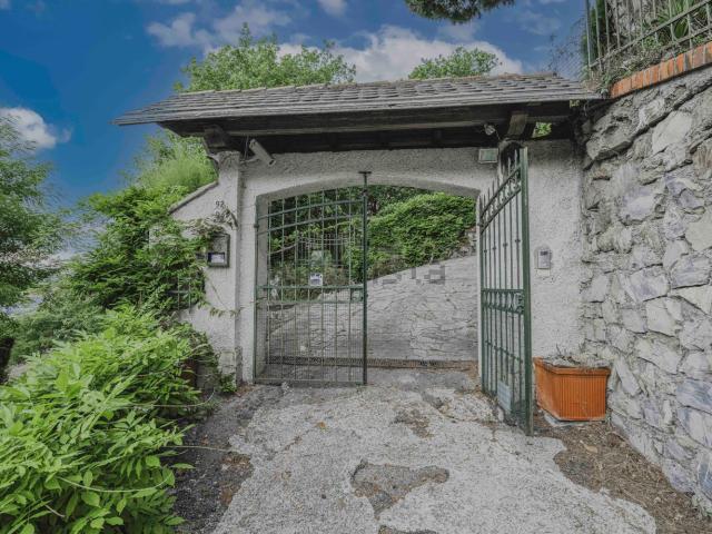 Villetta indipendente in vendita di 360 m² in Via Monte Fasce, 92