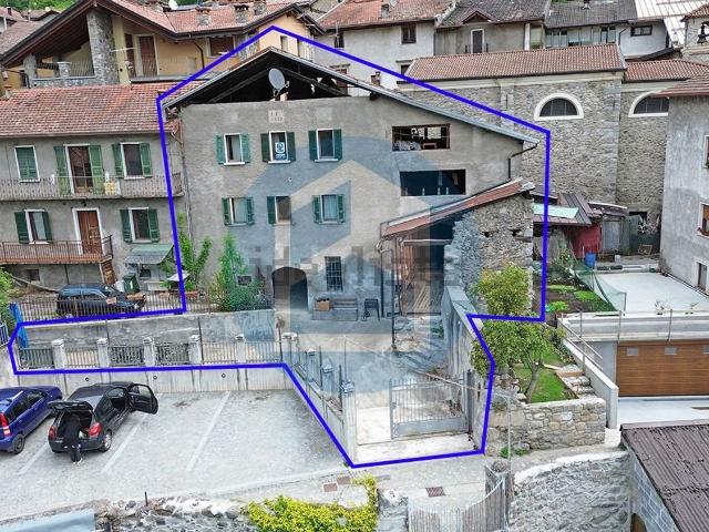 Villetta indipendente in vendita di 360 m² in Via Maestro Pietro Branchi