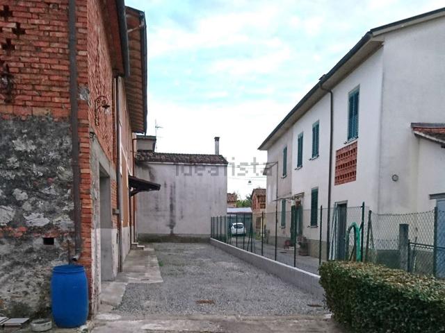Villetta indipendente in vendita di 360 m² in Via Martiri della Libertà