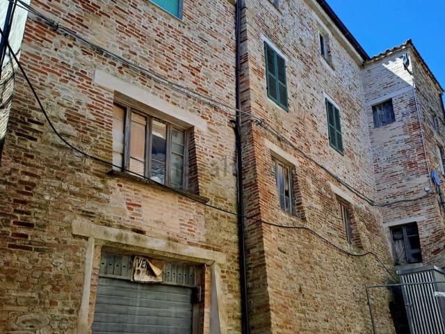Villetta indipendente in vendita di 360 m² in Via San Girolamo, 1