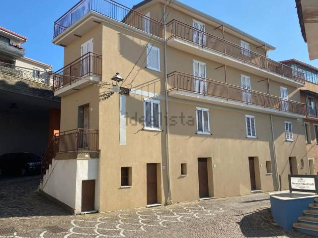 Villetta indipendente in vendita di 360 m² in Via Silvio Pellico