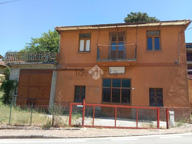 Villetta indipendente in vendita di 360 m² in Via Variante
