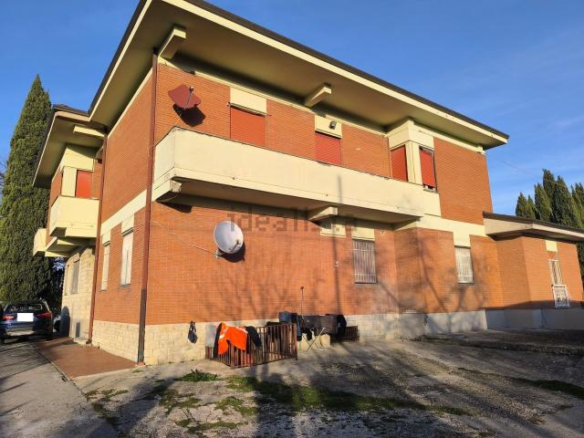 Villetta indipendente in vendita di 360 m² in Viale del Popolo, 89