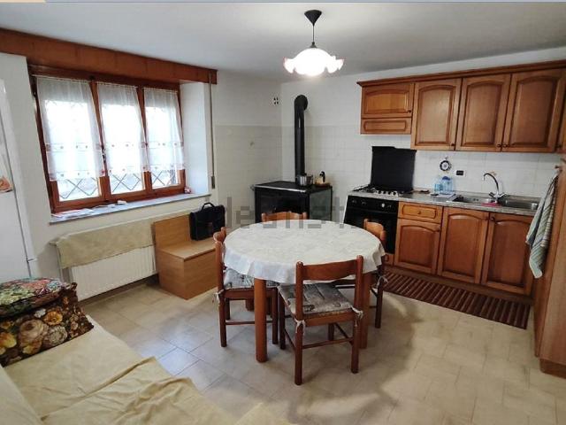 Villetta indipendente in vendita di 360 m² in Frazione Avaglio