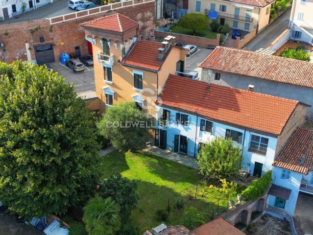 Villetta indipendente in vendita di 360 m² in Piazza Madonna delle Grazie, 2