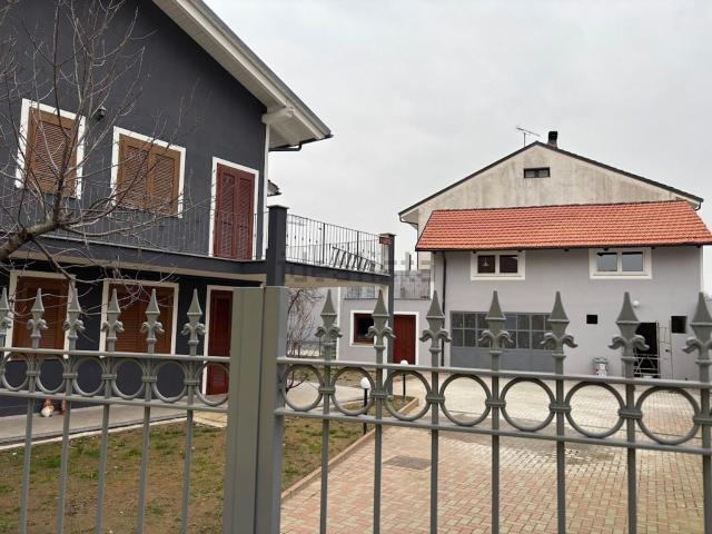 Villetta indipendente in vendita di 360 m² in Piazza Riccardo Cattaneo, 9