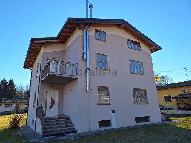 Villetta indipendente in vendita di 360 m² in Strada di Cortina, 13