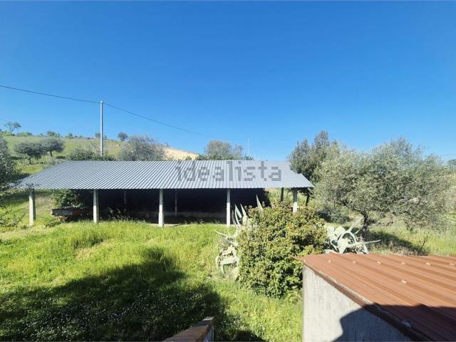 Villetta indipendente in vendita di 360 m² in Strada Martella Casarco, 8