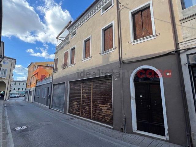 Villetta indipendente in vendita di 361 m² in Via Cavour