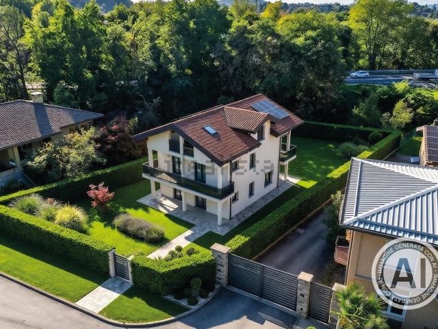 Villetta indipendente in vendita di 361 m² in Via Montello