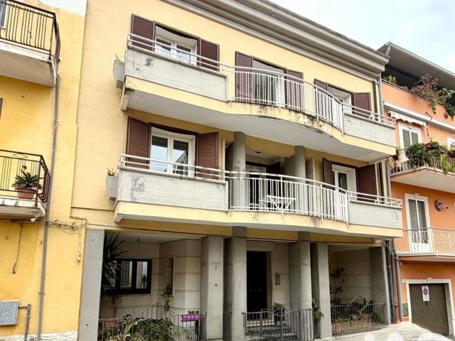 Villetta indipendente in vendita di 362 m² in Via Rosolino Pilo, 12