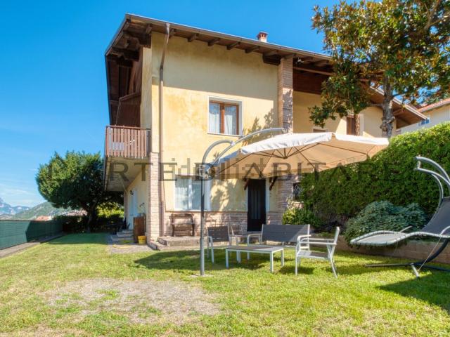 Villetta indipendente in vendita di 364 m² in Via alle Gemelle, 6