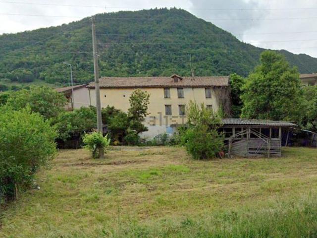 Villetta indipendente in vendita di 364 m² in Via Feltre