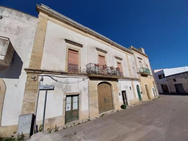 Villetta indipendente in vendita di 364 m² in Piazza Umberto I