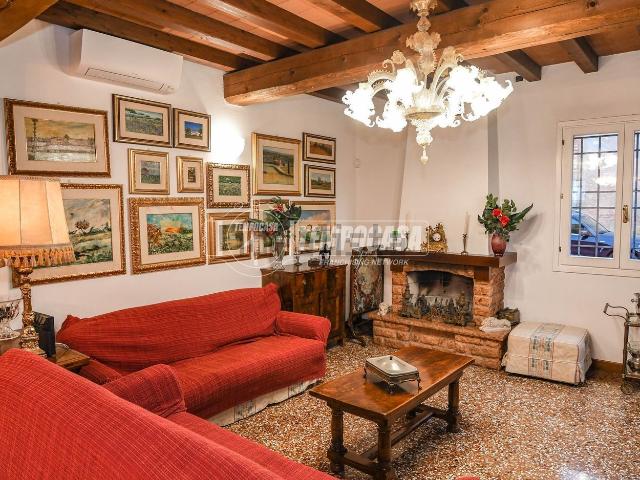 Villetta indipendente in vendita di 365 m²