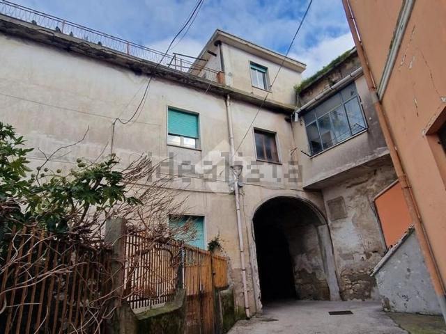 Villetta indipendente in vendita di 365 m² in Via Conte, 1