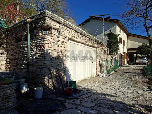 Villetta indipendente in vendita di 365 m² in Via Caldoie, 18