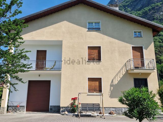 Villetta indipendente in vendita di 365 m² in Via Giani