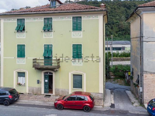 Villetta indipendente in vendita di 365 m² in Via IV Novembre