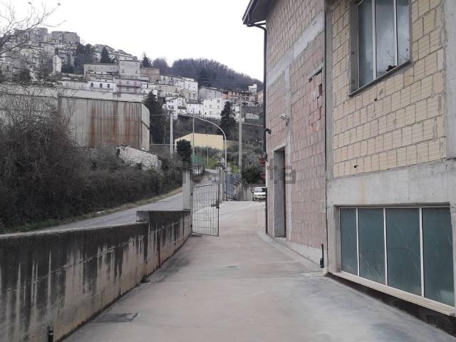 Villetta indipendente in vendita di 365 m² in Via Statale, 1