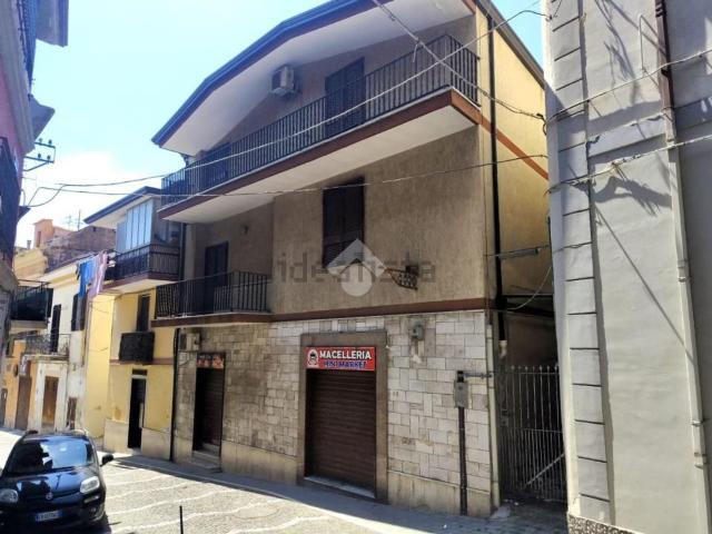 Villetta indipendente in vendita di 365 m² in Via Roma, 51