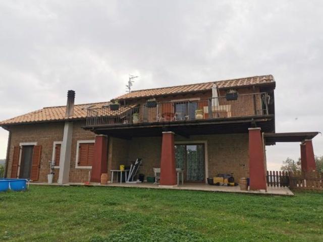 Villetta indipendente in vendita di 366 m² in Via Mentuccia
