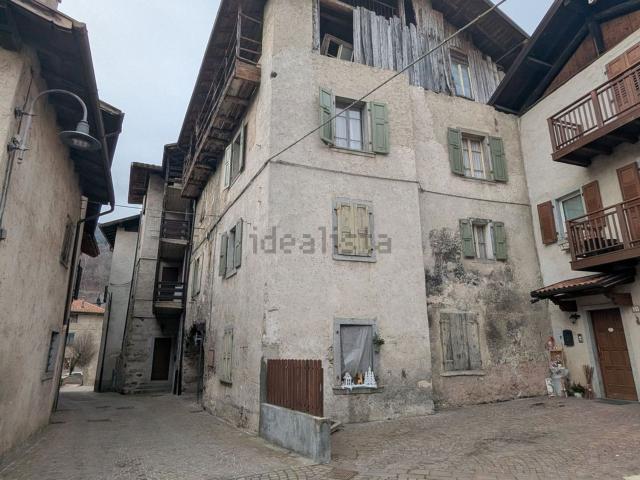 Villetta indipendente in vendita di 366 m² in Via Piave, 28
