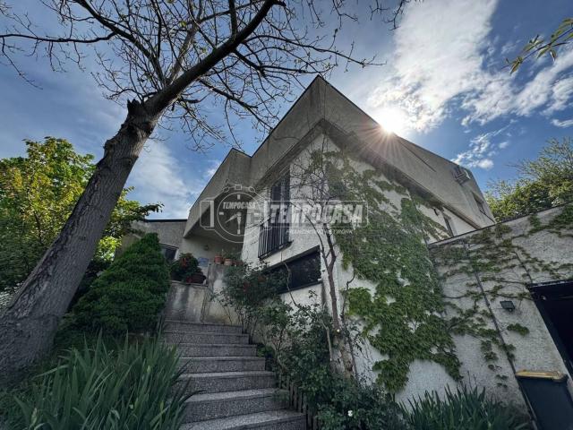 Villetta indipendente in vendita di 367 m² in Via Giuseppe Garibaldi, 30