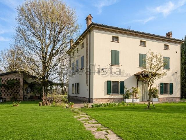 Villetta indipendente in vendita di 367 m² in Strada Statale 9 Via Emilia
