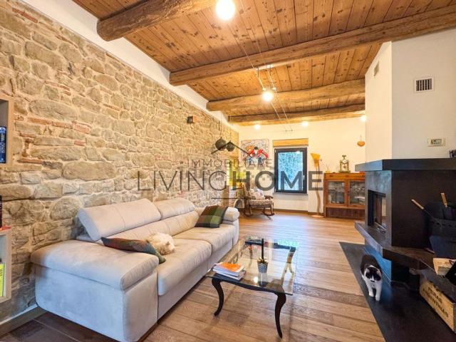 Villetta indipendente in vendita di 368 m² in Via Cerreto