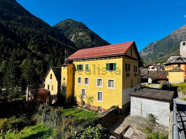 Villetta indipendente in vendita di 368 m² in Via Martino Trabucati