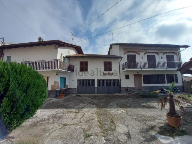 Villetta indipendente in vendita di 368 m² in Frazione Carboneri, 43