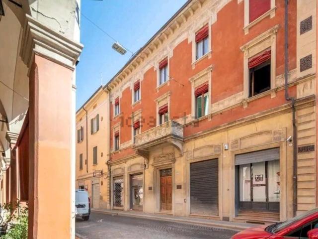 Villetta indipendente in vendita di 369 m² in Via d&apos Azeglio