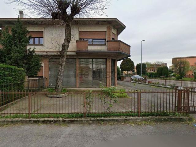Villetta indipendente in vendita di 369 m² in Via Tiziano, 2