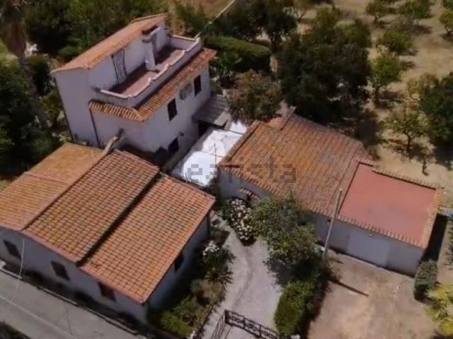 Villetta indipendente in vendita di 369 m² in Contrada Gambitta Milio
